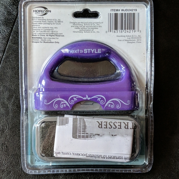 Jean Distresser - Picture 2 of 3